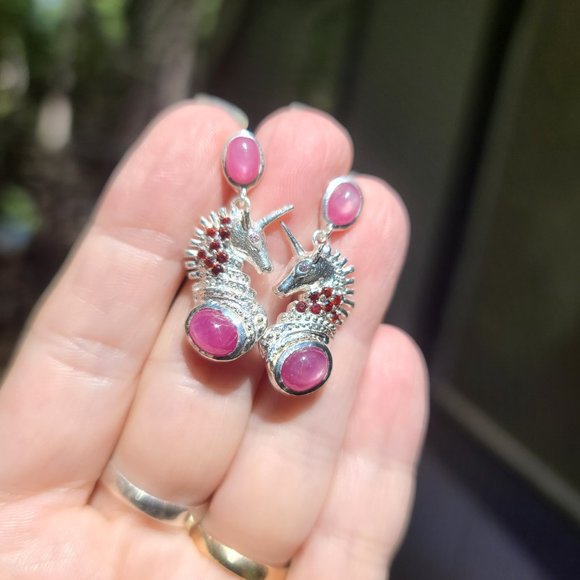 Star Ruby & garnet sterling unicorn 🦄 earrings - Picture 7 of 7
